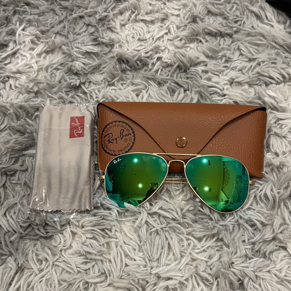 Ray-Ban Gold Aviator Sunglasses with Green Mirror Lenses
